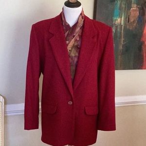Alfred Dunner 100% wool blazer fully lined.  One button closure